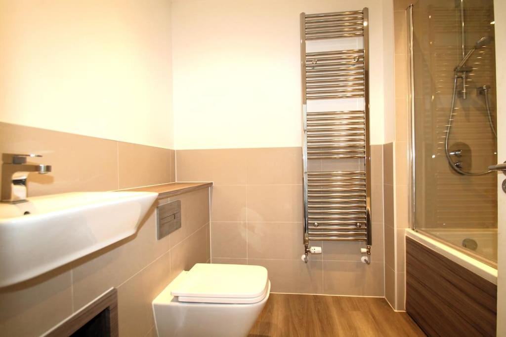 Вилла Beaulieu Park - Sleeps 10 - Chelmsford Broomfield  Экстерьер фото
